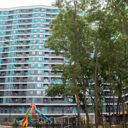 Oasis Premium Class 1Bd Apartment With Living Room キシナウ エクステリア 写真